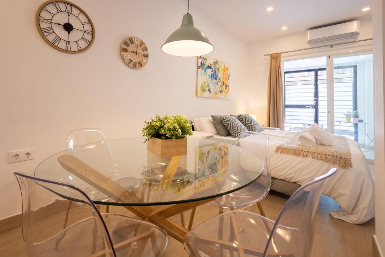 Nine O'Clock Metrosol Apartment Seville Luaran gambar
