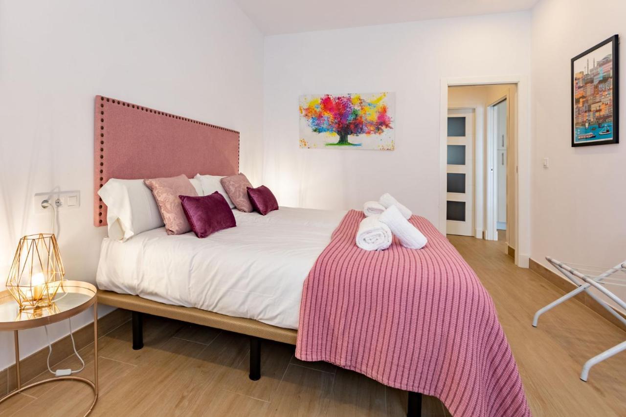 Nine O'Clock Metrosol Apartment Seville Luaran gambar
