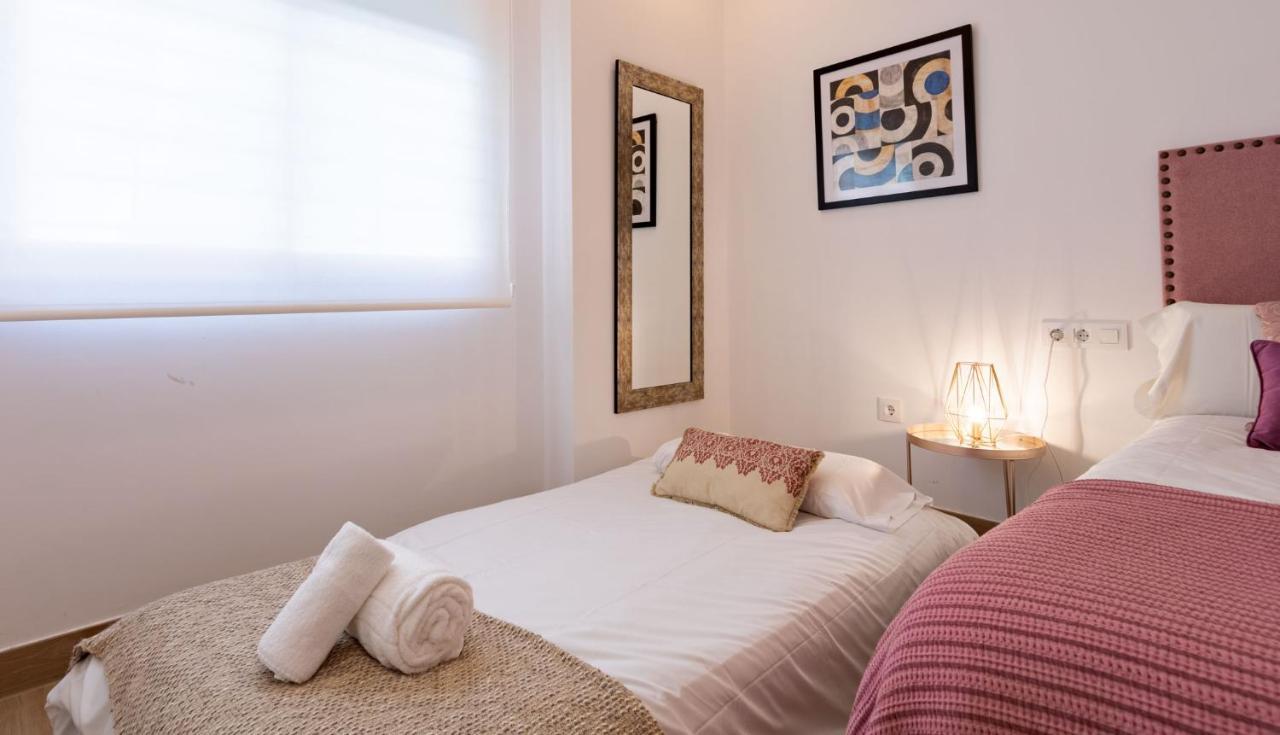 Nine O'Clock Metrosol Apartment Seville Luaran gambar