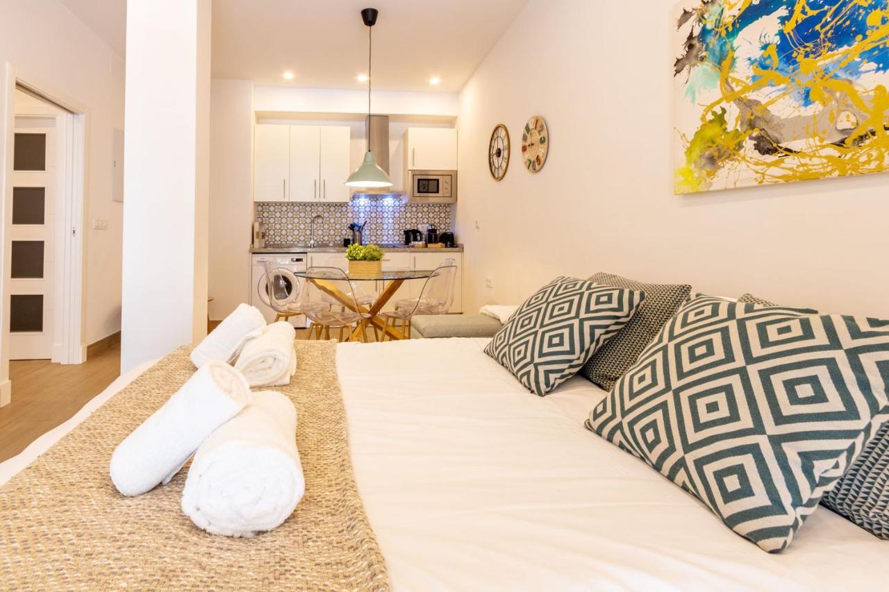 Nine O'Clock Metrosol Apartment Seville Luaran gambar