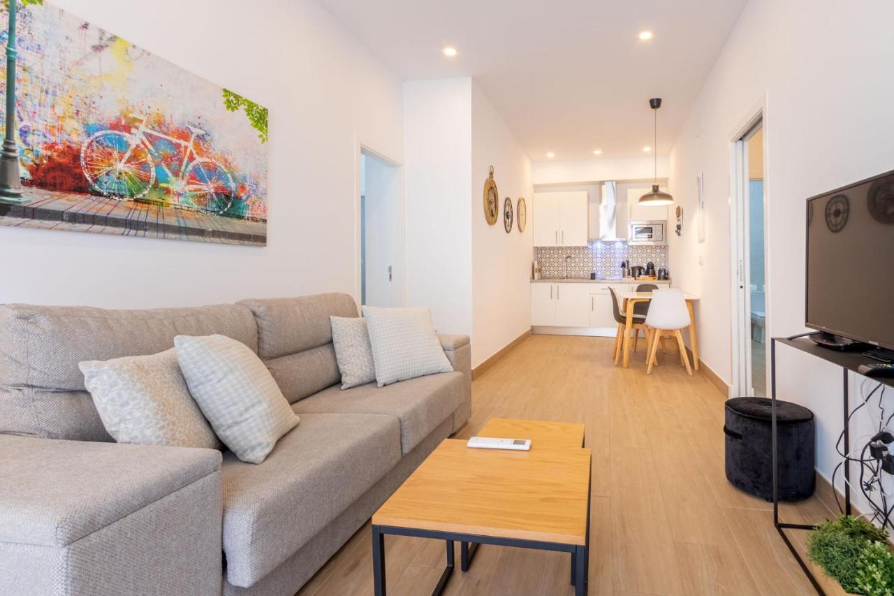 Nine O'Clock Metrosol Apartment Seville Luaran gambar