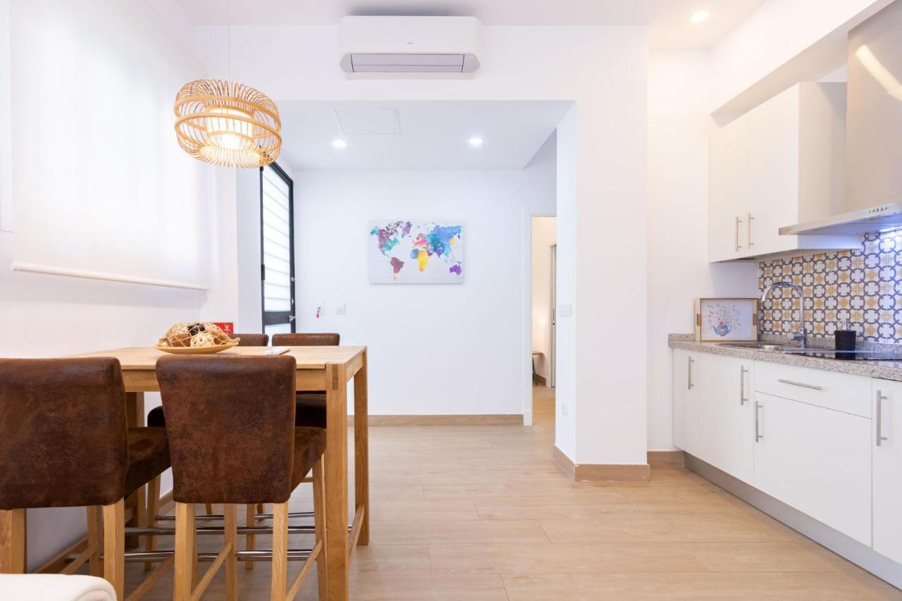 Nine O'Clock Metrosol Apartment Seville Luaran gambar