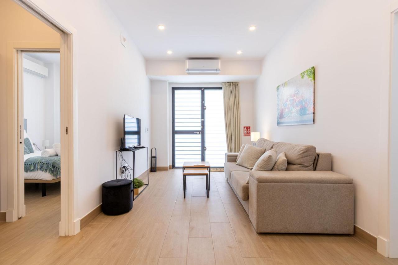 Nine O'Clock Metrosol Apartment Seville Luaran gambar