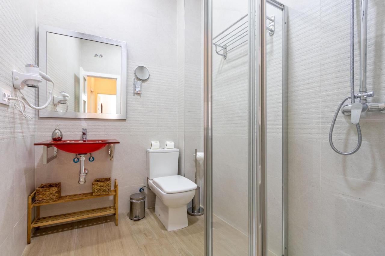 Nine O'Clock Metrosol Apartment Seville Luaran gambar