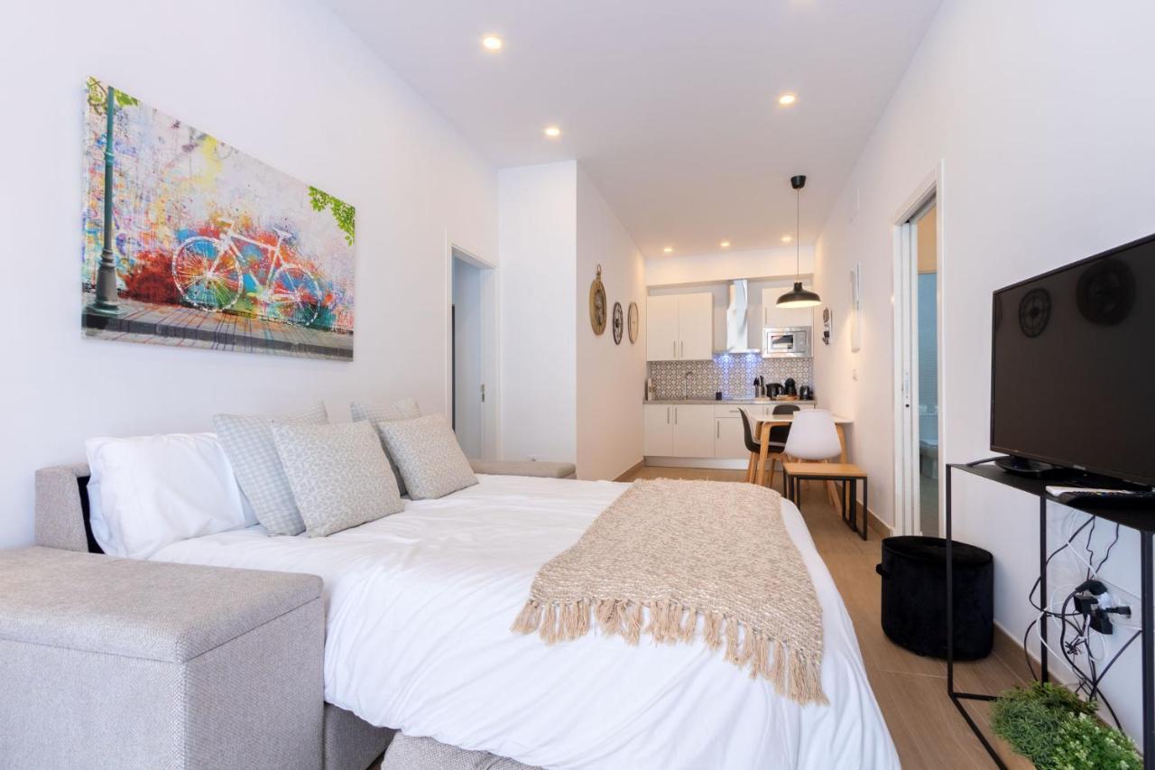 Nine O'Clock Metrosol Apartment Seville Luaran gambar