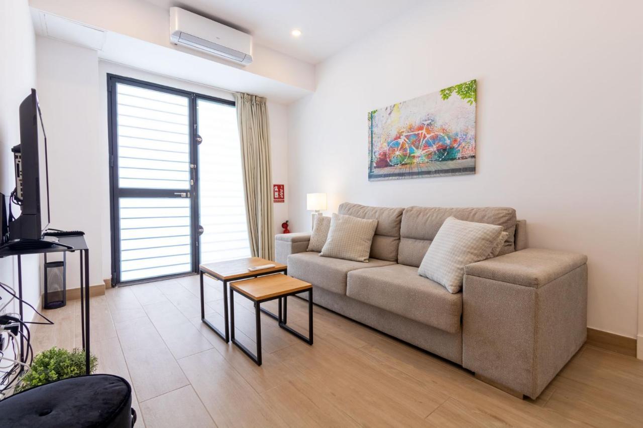 Nine O'Clock Metrosol Apartment Seville Luaran gambar