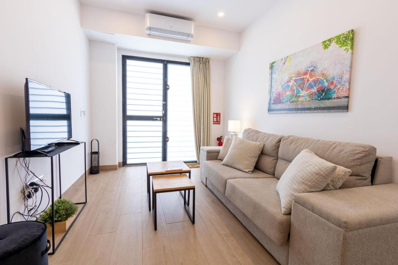 Nine O'Clock Metrosol Apartment Seville Luaran gambar